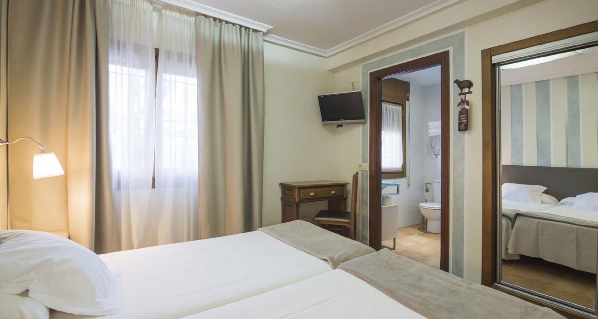 Yit Puerta Bisagra Hotell Toledo Exteriör bild