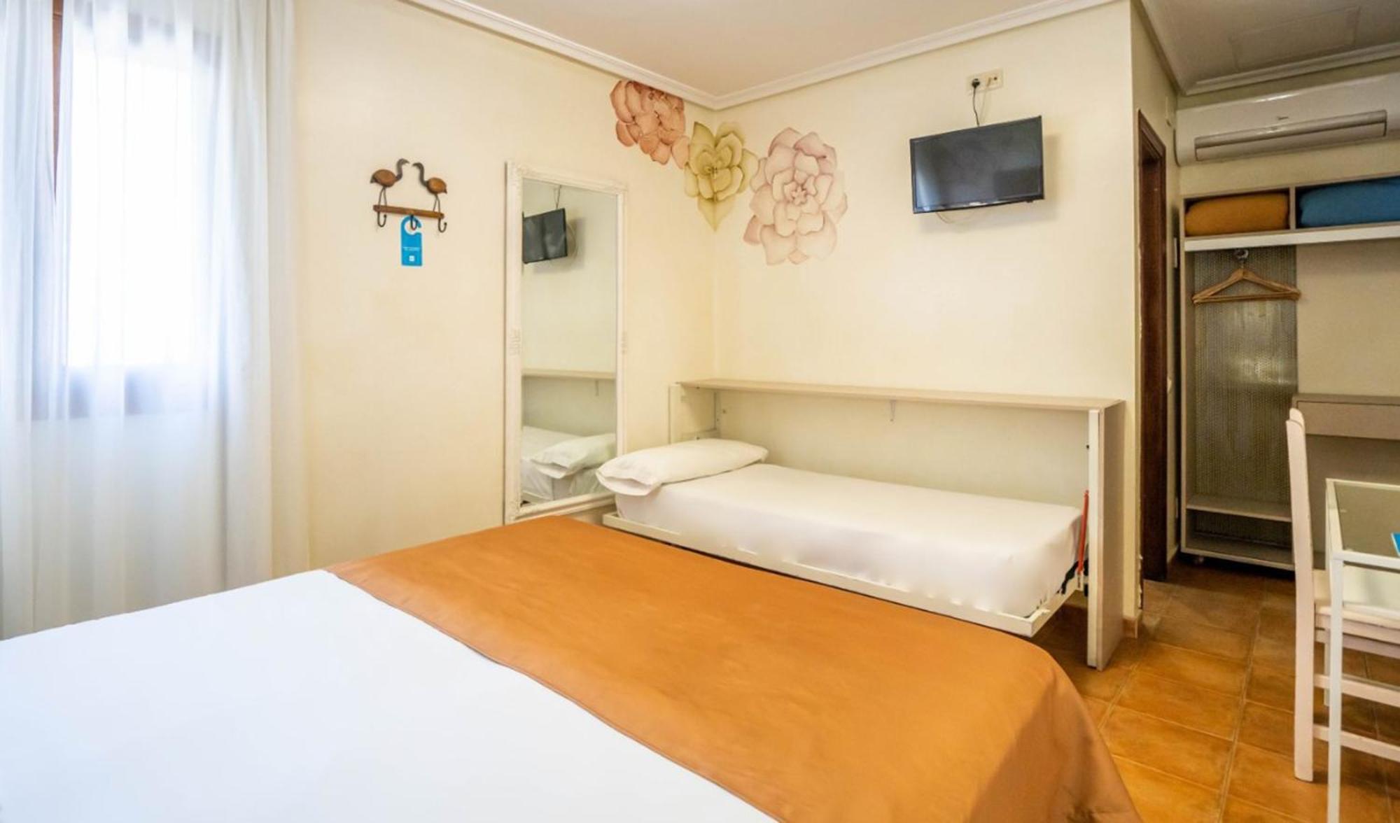Yit Puerta Bisagra Hotell Toledo Exteriör bild