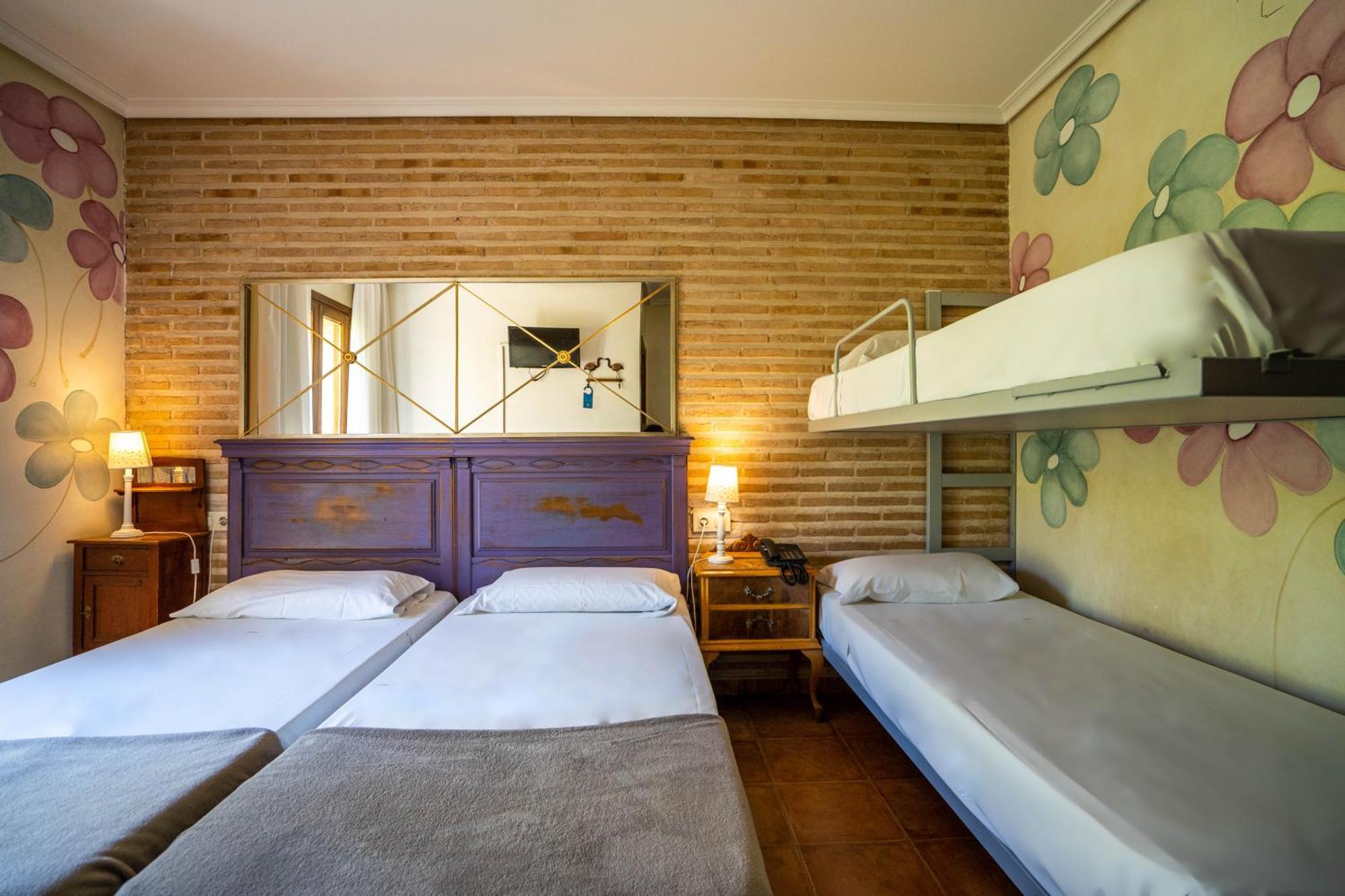 Yit Puerta Bisagra Hotell Toledo Exteriör bild