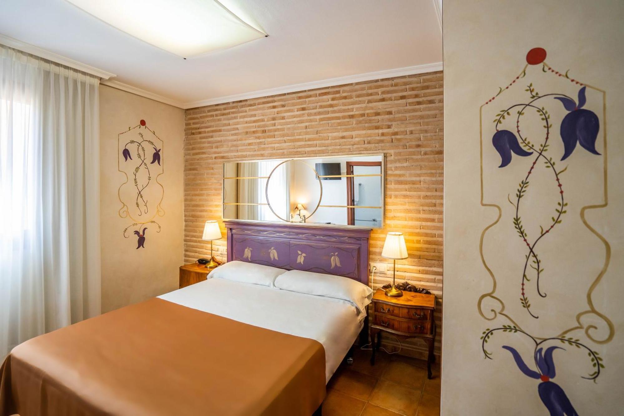 Yit Puerta Bisagra Hotell Toledo Exteriör bild